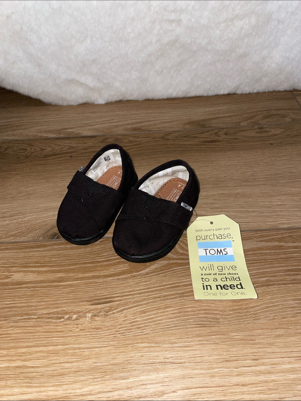 TOMS Tiny Classic Black Canvas T4